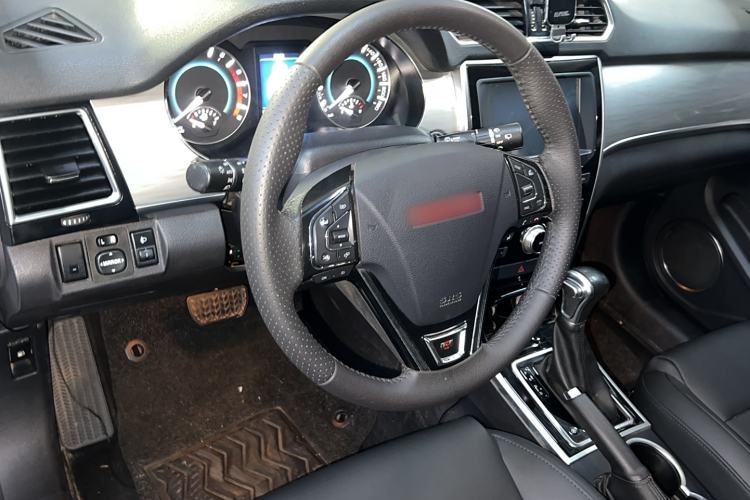 Used Haval H2 2015 1.5T Automatic Two-Wheel Drive Elite Edition Interior 2