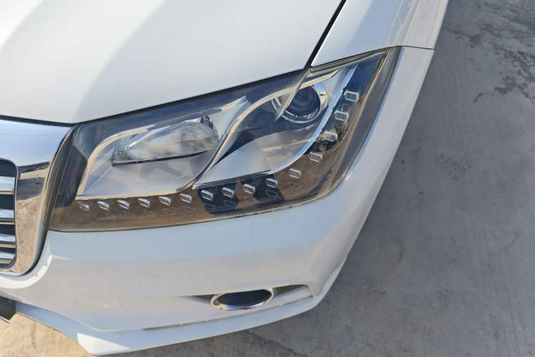 Used Haval H2 2015 1.5T Automatic Two-Wheel Drive Prestige Edition Left Front Headlight