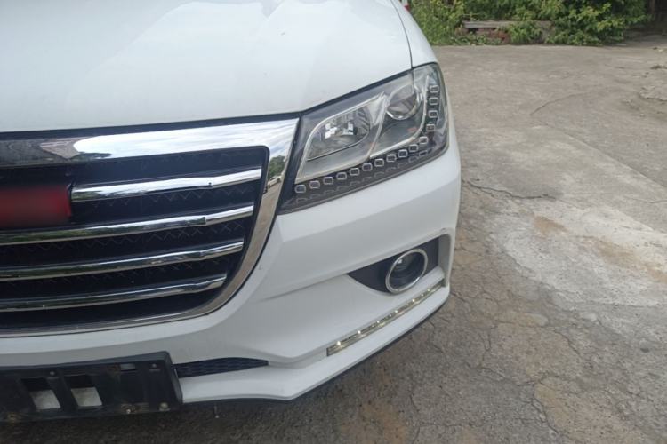 Used Haval H2 2015 1.5T Automatic Two-Wheel Drive Prestige Edition Left Front Headlight