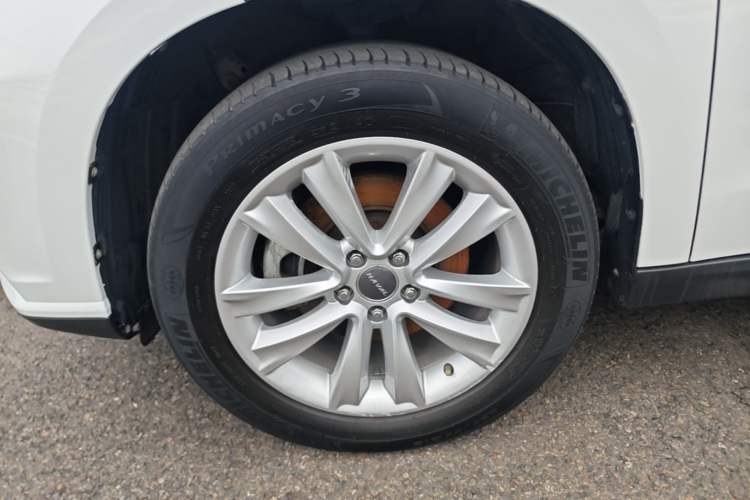 Used Haval H2 2015 1.5T Automatic Two-Wheel Drive Elite Edition Left Front Wheel Hub