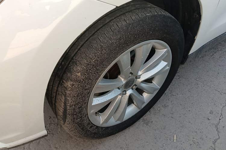 Used Haval H2 2015 1.5T Automatic Two-Wheel Drive Elite Edition Left Front Wheel Hub