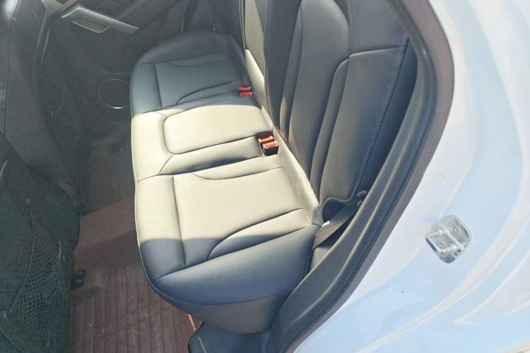 Used Haval H2 2015 1.5T Automatic Two-Wheel Drive Prestige Edition Left Rear Seat
