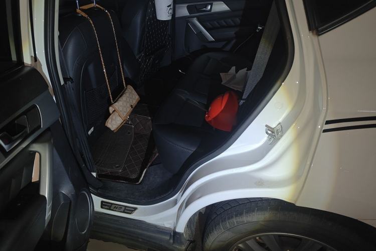 Used Haval H2 2015 1.5T Automatic Two-Wheel Drive Prestige Edition Left Rear Seat