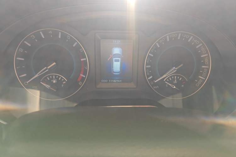 Used Haval H2 2015 1.5T Automatic Two-Wheel Drive Prestige Edition Odometer Close Up