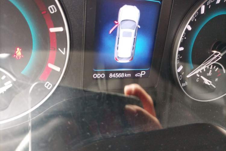 Used Haval H2 2015 1.5T Automatic Two-Wheel Drive Prestige Edition Odometer Close Up