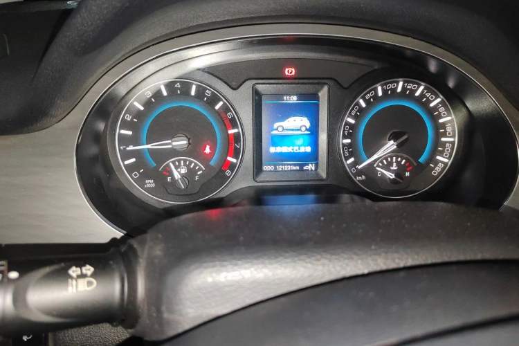 Used Haval H2 2015 1.5T Automatic Two-Wheel Drive Elite Edition Odometer Close Up