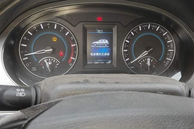 Used Haval H2 2015 1.5T Automatic Two-Wheel Drive Elite Edition Odometer Close Up