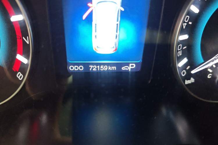 Used Haval H2 2015 1.5T Automatic Two-Wheel Drive Elite Edition Odometer Close Up