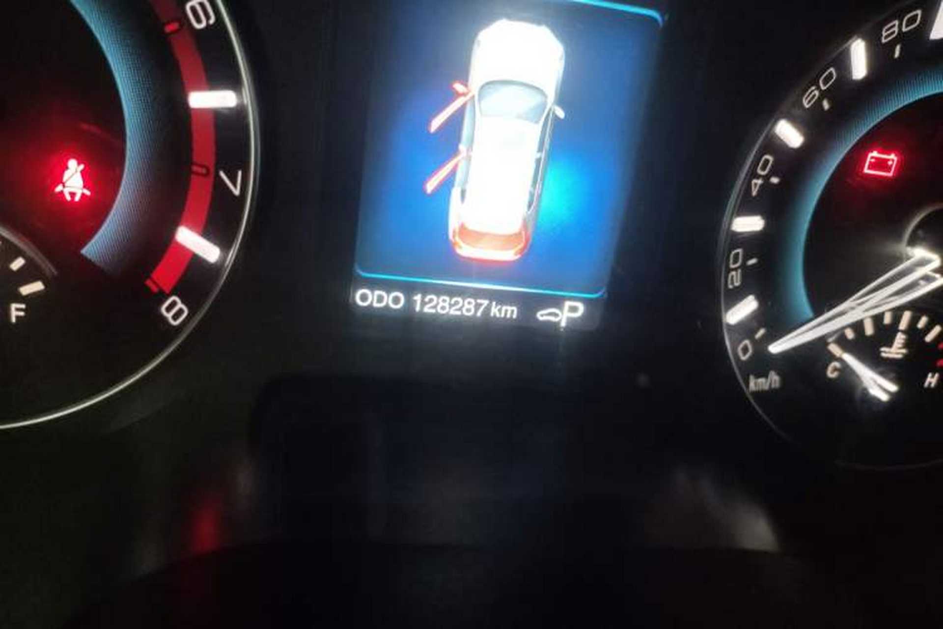 Used Haval H2 2015 1.5T Automatic Two-Wheel Drive Elite Edition Odometer Close Up