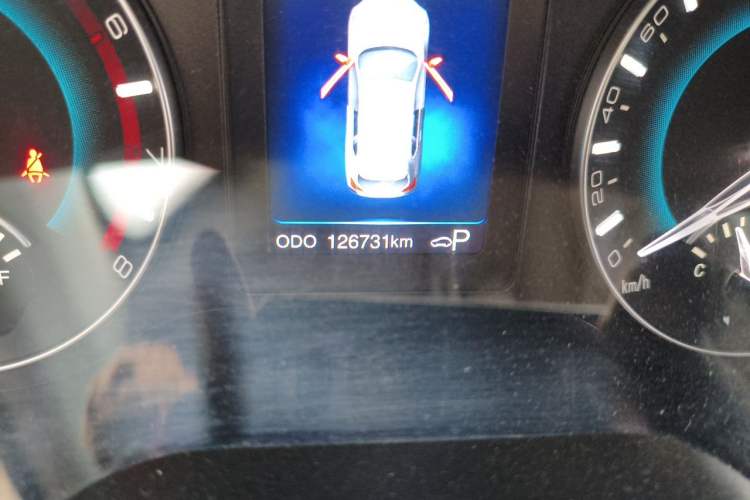 Used Haval H2 2015 1.5T Automatic Two-Wheel Drive Elite Edition Odometer Close Up
