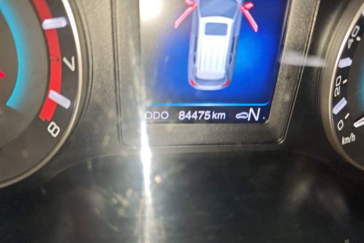 Used Haval H2 2015 1.5T Automatic Two-Wheel Drive Elite Edition Odometer Close Up