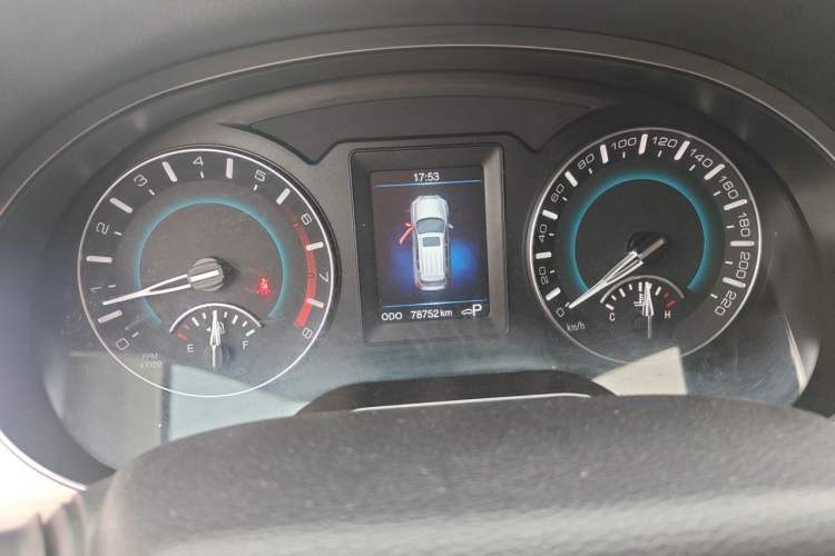 Used Haval H2 2015 1.5T Automatic Two-Wheel Drive Elite Edition Odometer Close Up