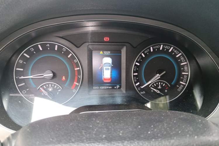 Used Haval H2 2015 1.5T Automatic Two-Wheel Drive Elite Edition Odometer Close Up