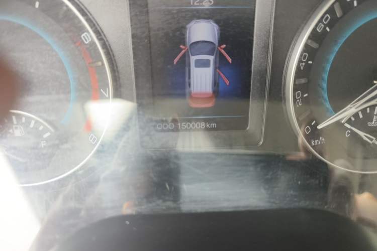 Used Haval H2 2015 1.5T Automatic Two-Wheel Drive Elite Edition Odometer Close Up