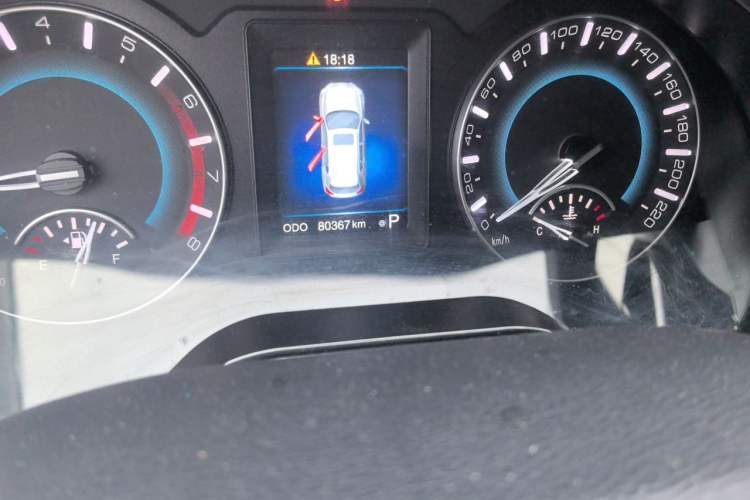 Used Haval H2 2015 1.5T Automatic Two-Wheel Drive Elite Edition Odometer Close Up