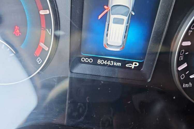 Used Haval H2 2015 1.5T Automatic Two-Wheel Drive Elite Edition Odometer Close Up