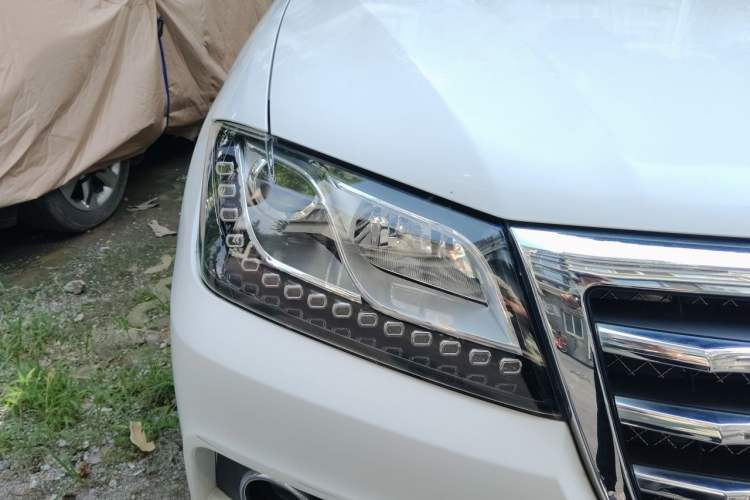 Used Haval H2 2015 1.5T Automatic Two-Wheel Drive Prestige Edition Right Front Headlight