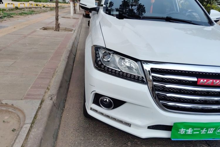 Used Haval H2 2015 1.5T Automatic Two-Wheel Drive Prestige Edition Right Front Headlight