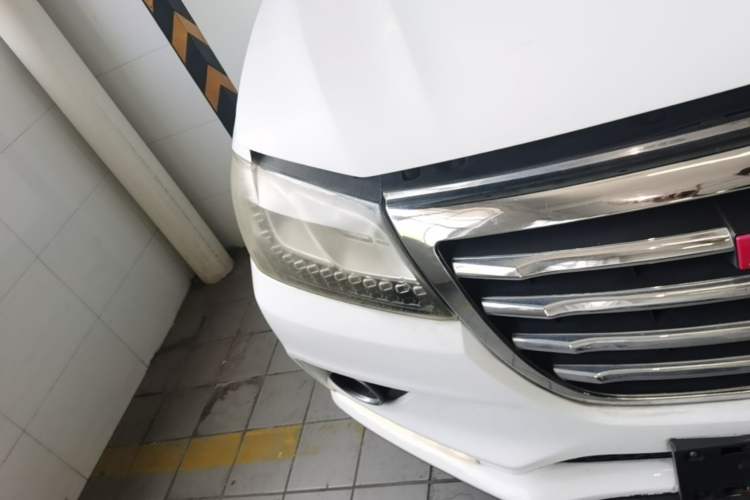 Used Haval H2 2015 1.5T Automatic Two-Wheel Drive Prestige Edition Right Front Headlight