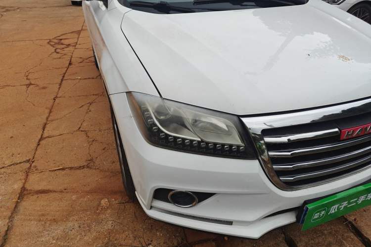 Used Haval H2 2015 1.5T Automatic Two-Wheel Drive Elite Edition Right Front Headlight