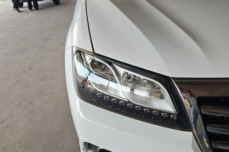 Used Haval H2 2015 1.5T Automatic Two-Wheel Drive Elite Edition Right Front Headlight