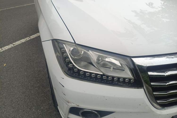 Used Haval H2 2015 1.5T Automatic Two-Wheel Drive Elite Edition Right Front Headlight