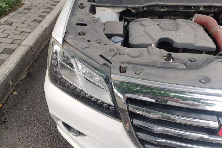 Used Haval H2 2015 1.5T Automatic Two-Wheel Drive Elite Edition Right Front Headlight