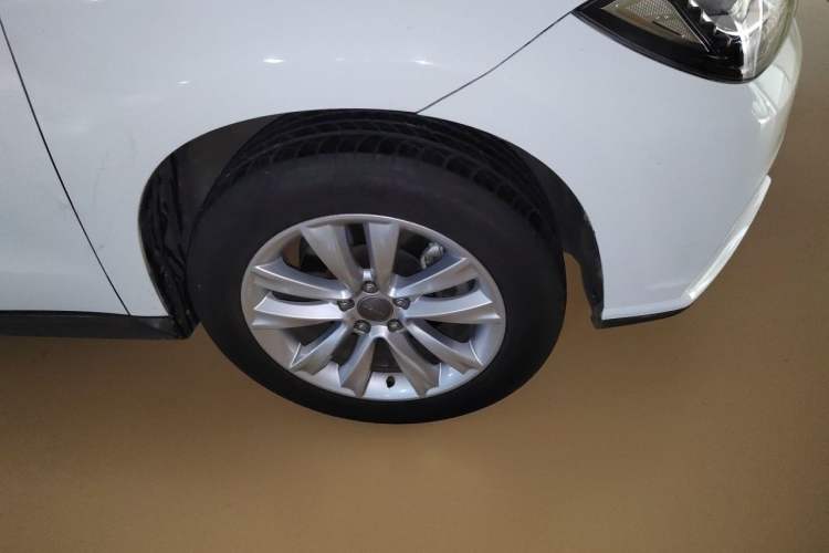 Used Haval H2 2015 1.5T Automatic Two-Wheel Drive Elite Edition Right Front Wheel Hub