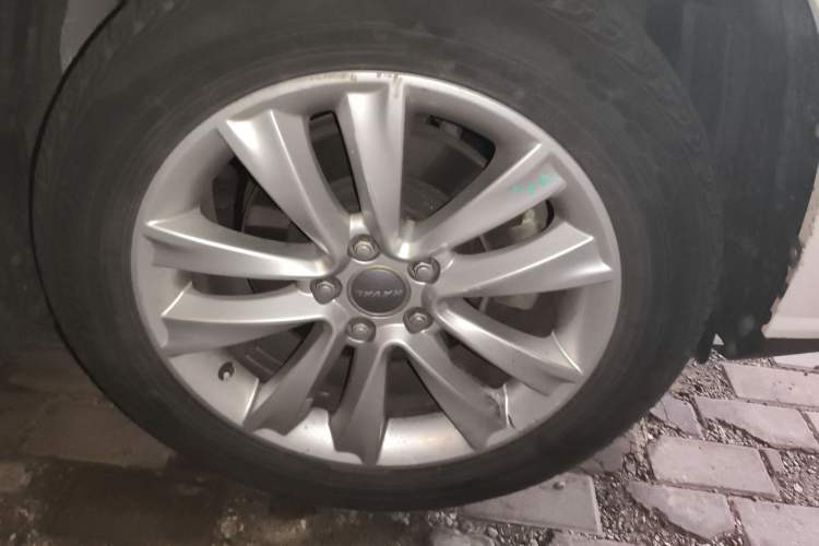 Used Haval H2 2015 1.5T Automatic Two-Wheel Drive Elite Edition Right Front Wheel Hub