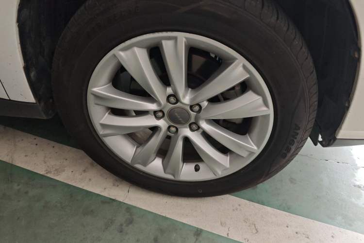 Used Haval H2 2015 1.5T Automatic Two-Wheel Drive Elite Edition Right Front Wheel Hub
