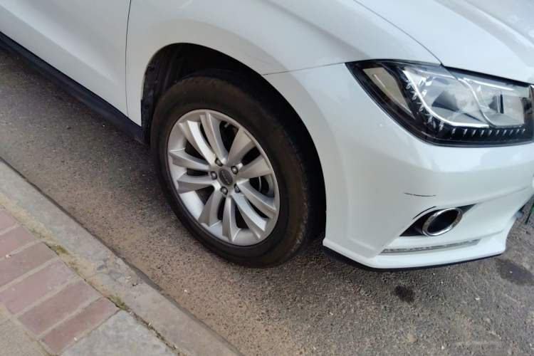 Used Haval H2 2015 1.5T Automatic Two-Wheel Drive Prestige Edition Right Front Wheel Hub