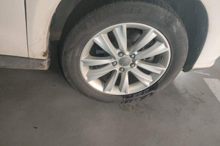Used Haval H2 2015 1.5T Automatic Two-Wheel Drive Elite Edition Right Front Wheel Hub