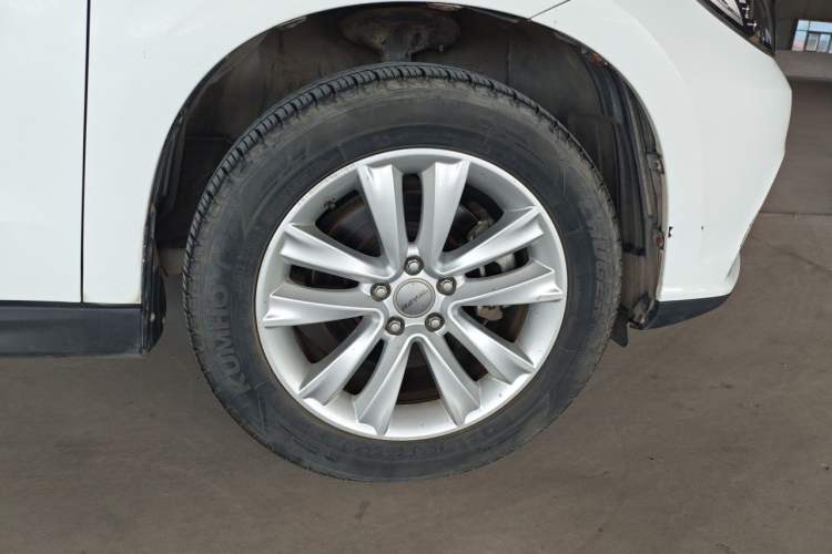 Used Haval H2 2015 1.5T Automatic Two-Wheel Drive Elite Edition Right Front Wheel Hub