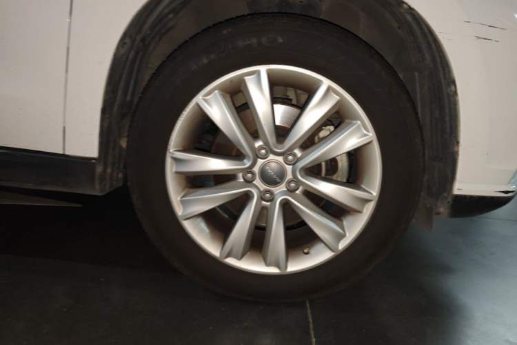 Used Haval H2 2015 1.5T Automatic Two-Wheel Drive Elite Edition Right Front Wheel Hub