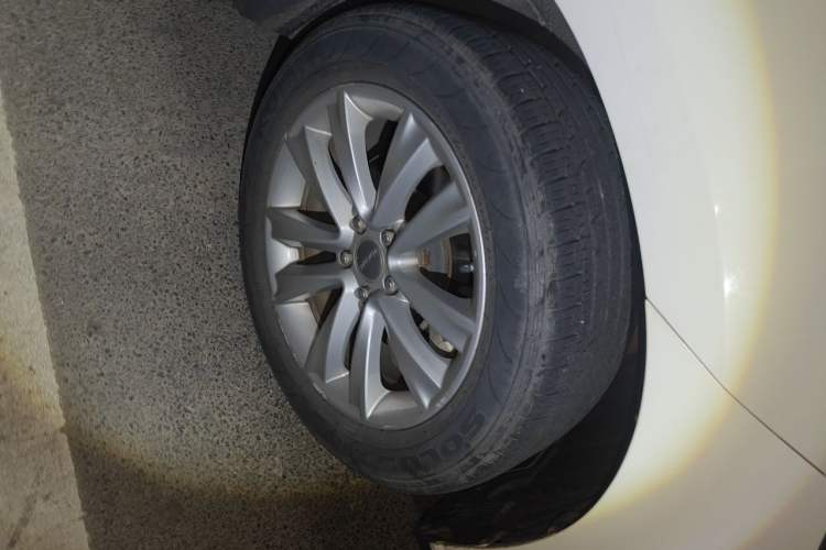 Used Haval H2 2015 1.5T Automatic Two-Wheel Drive Prestige Edition Right Front Wheel Hub