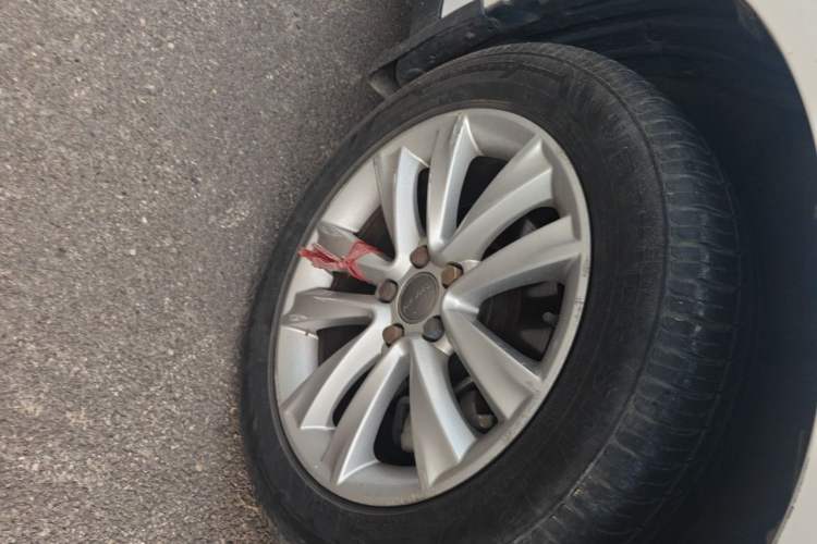 Used Haval H2 2015 1.5T Automatic Two-Wheel Drive Elite Edition Right Front Wheel Hub