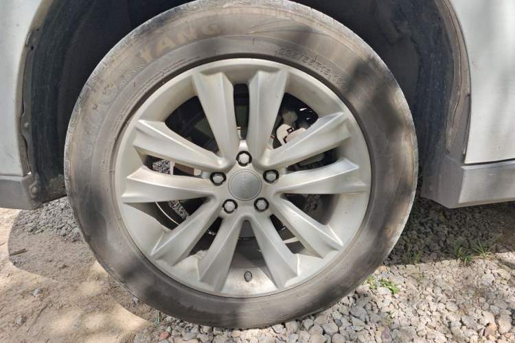 Used Haval H2 2015 1.5T Automatic Two-Wheel Drive Elite Edition Right Front Wheel Hub