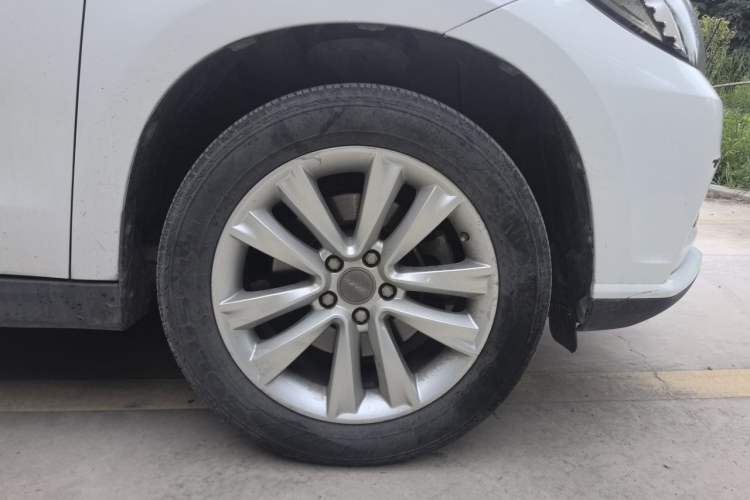 Used Haval H2 2015 1.5T Automatic Two-Wheel Drive Elite Edition Right Front Wheel Hub