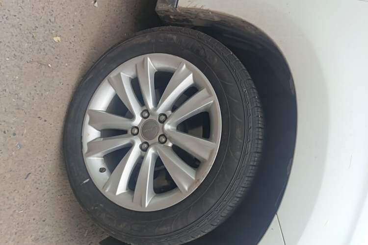 Used Haval H2 2015 1.5T Automatic Two-Wheel Drive Elite Edition Right Front Wheel Hub