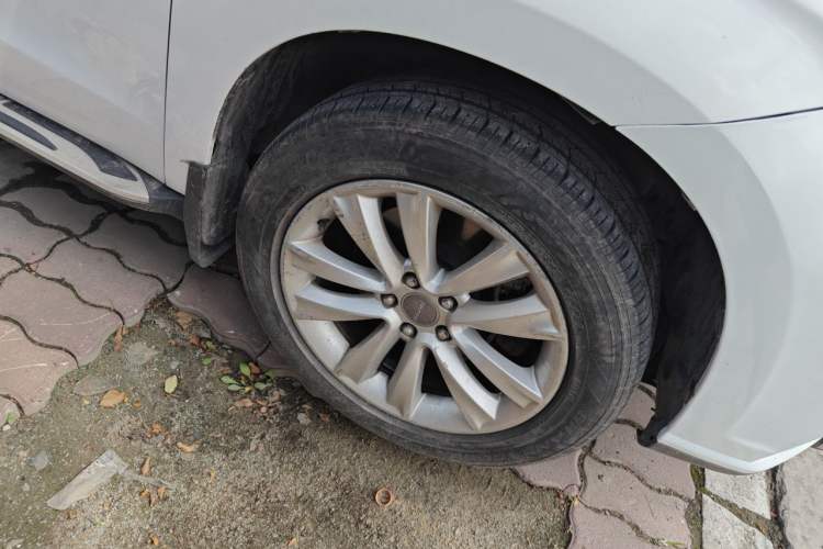Used Haval H2 2015 1.5T Automatic Two-Wheel Drive Prestige Edition Right Front Wheel Hub