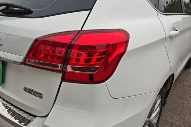 Used Haval H2 2015 1.5T Automatic Two-Wheel Drive Elite Edition Right Rear Taillight