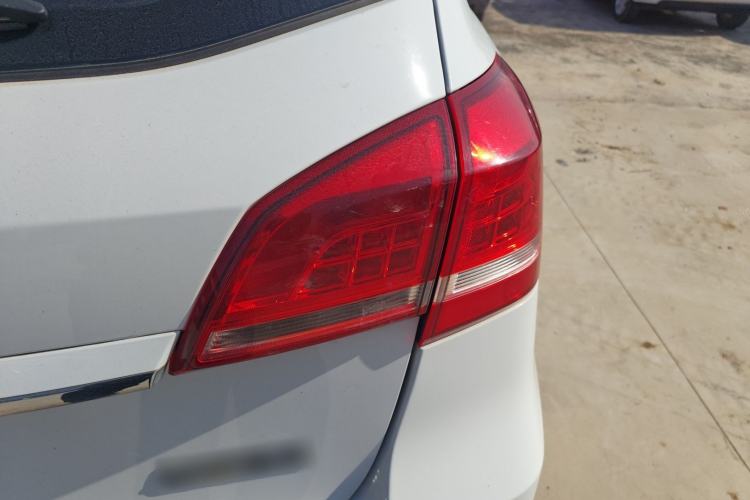 Used Haval H2 2015 1.5T Automatic Two-Wheel Drive Prestige Edition Right Rear Taillight