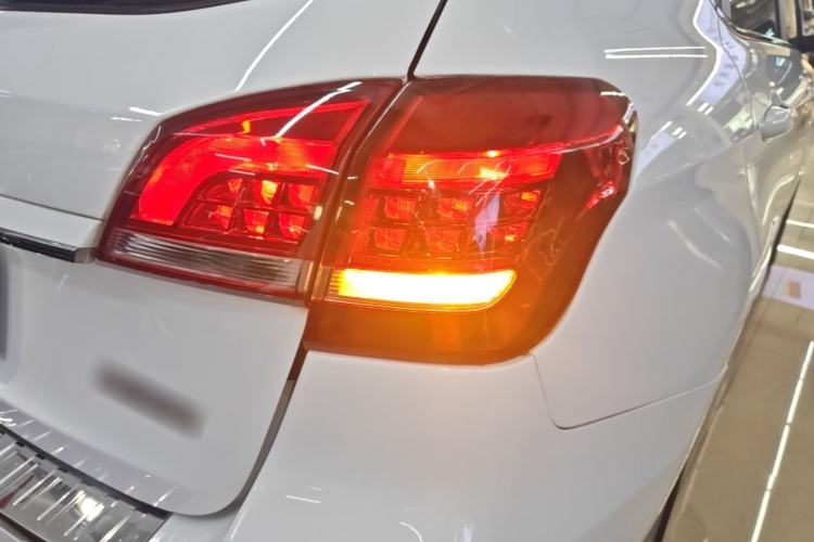 Used Haval H2 2015 1.5T Automatic Two-Wheel Drive Elite Edition Right Rear Taillight