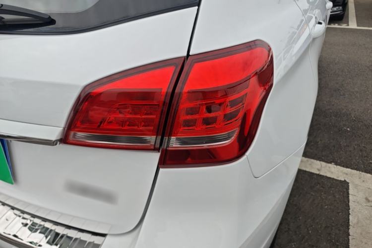 Used Haval H2 2015 1.5T Automatic Two-Wheel Drive Elite Edition Right Rear Taillight