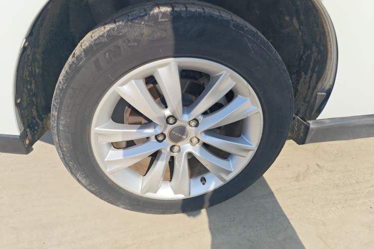 Used Haval H2 2015 1.5T Automatic Two-Wheel Drive Prestige Edition Right Rear Wheel Hub