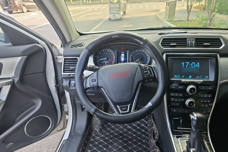 Used Haval H2 2015 1.5T Automatic Two-Wheel Drive Elite Edition Steering Wheel