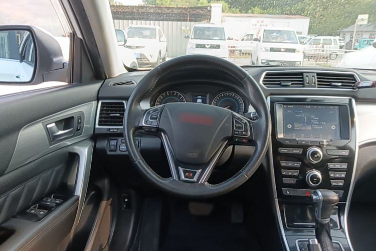 Used Haval H2 2015 1.5T Automatic Two-Wheel Drive Elite Edition Steering Wheel