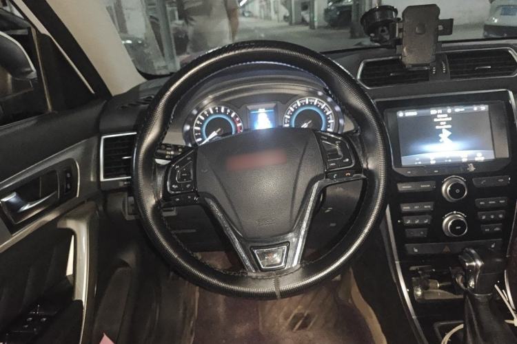 Used Haval H2 2015 1.5T Automatic Two-Wheel Drive Elite Edition Steering Wheel