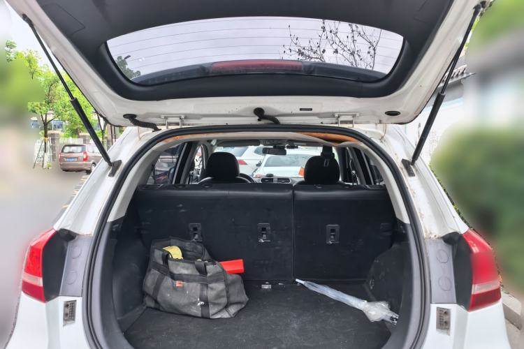Used Haval H2 2015 1.5T Automatic Two-Wheel Drive Elite Edition Trunk