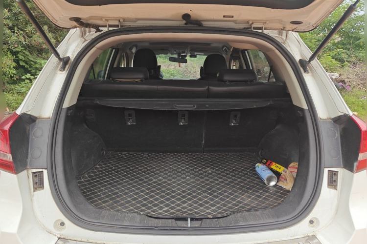 Used Haval H2 2015 1.5T Automatic Two-Wheel Drive Elite Edition Trunk
